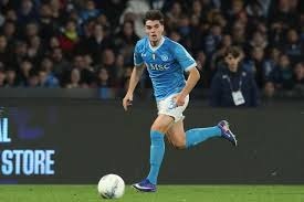 扑克跟注前要想什么（扑克跟注前的关键考量）